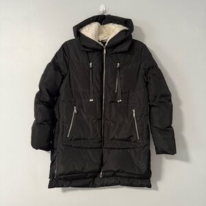 Women's Black Hooded Puffer Jacket
